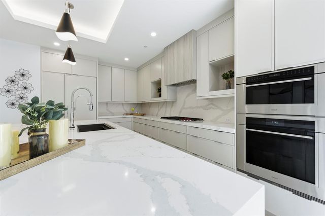 2323 Lake Drive 201, Singer Island, FL 33404