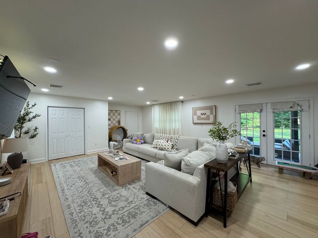 57 Lovers Lane, Monroe, CT 06468