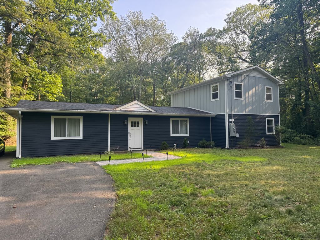 57 Lovers Lane, Monroe, CT 06468
