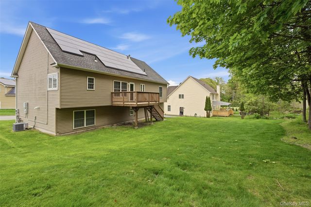 10 Village Gate Way, Monroe, NY 10950