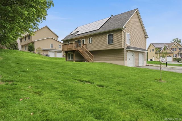 10 Village Gate Way, Monroe, NY 10950