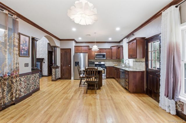 10 Village Gate Way, Monroe, NY 10950