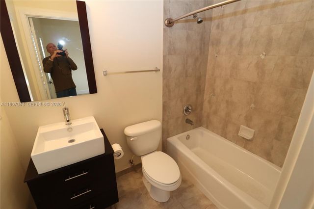 609 NE 28th St 3, Wilton Manors, FL 33334