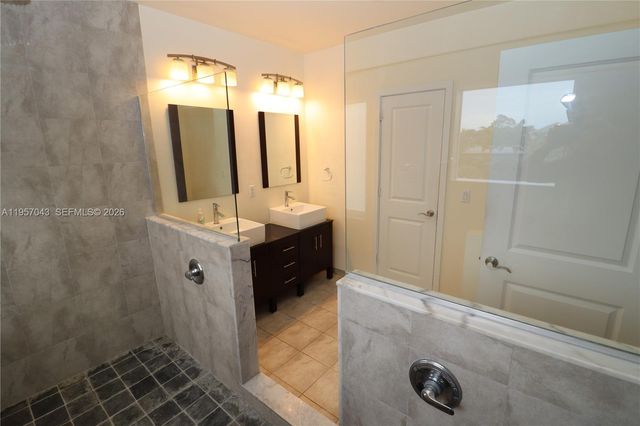 609 NE 28th St 3, Wilton Manors, FL 33334