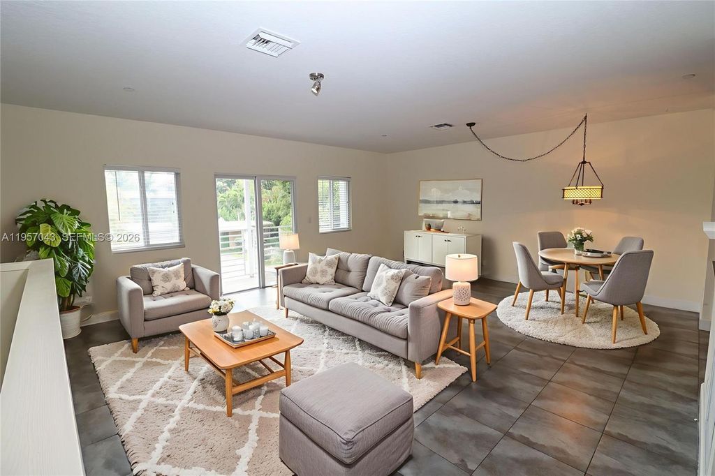 609 NE 28th St 3, Wilton Manors, FL 33334