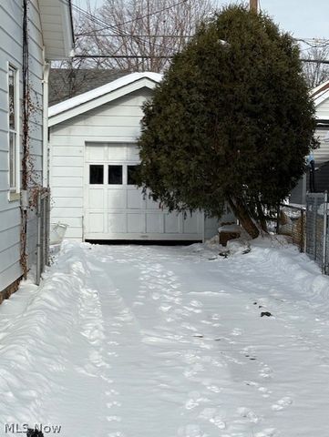 4312 Kenmore Avenue, Parma, OH 44134