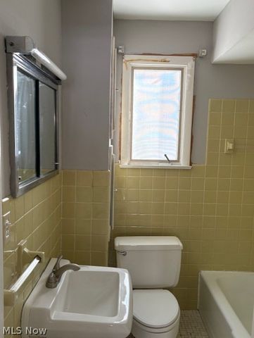 4312 Kenmore Avenue, Parma, OH 44134