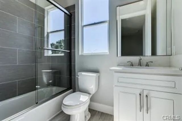 8117 2nd 104, Downey, CA 90241