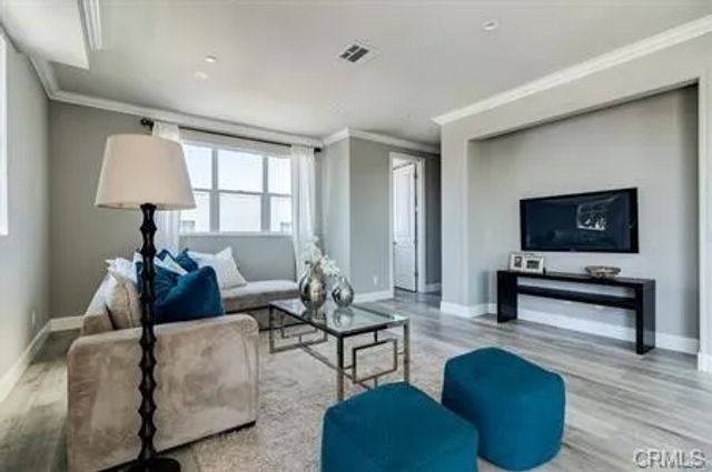 8117 2nd 104, Downey, CA 90241