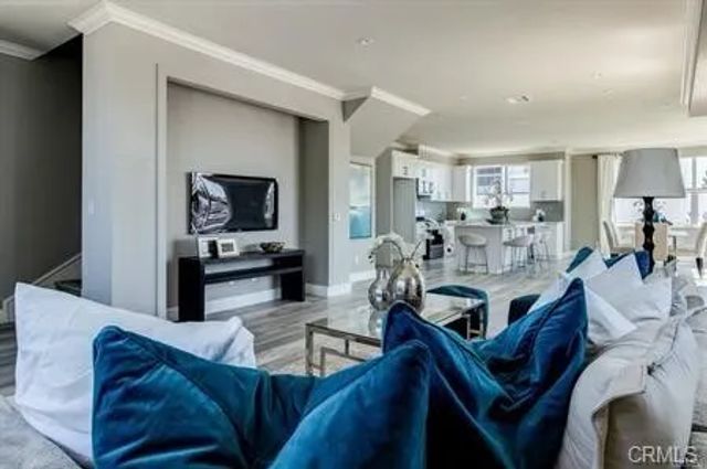 8117 2nd 104, Downey, CA 90241