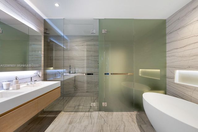 8701 Collins Ave 404, Miami Beach, FL 33154