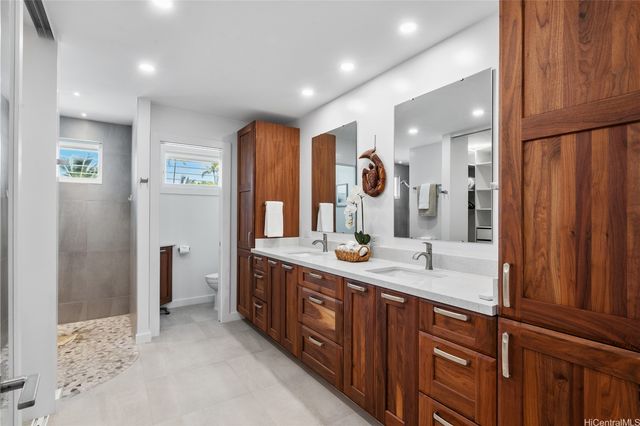 6 N Kalaheo Avenue, Kailua, HI 96734