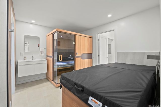 6 N Kalaheo Avenue, Kailua, HI 96734