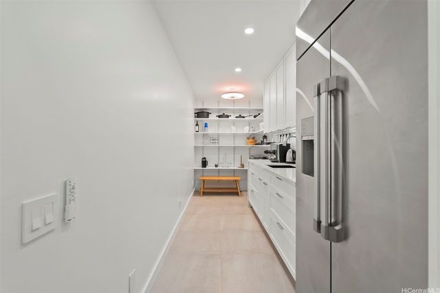 6 N Kalaheo Avenue, Kailua, HI 96734