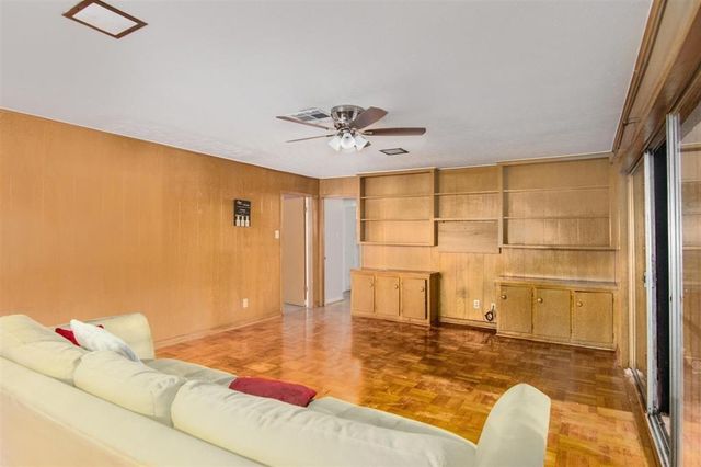 4015 Mischire Drive, Houston, TX 77025