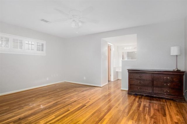 4015 Mischire Drive, Houston, TX 77025