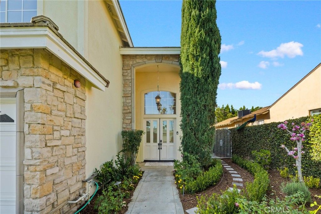 Image 10 of property listing at 315 San Antonio, Arcadia, CA 91007