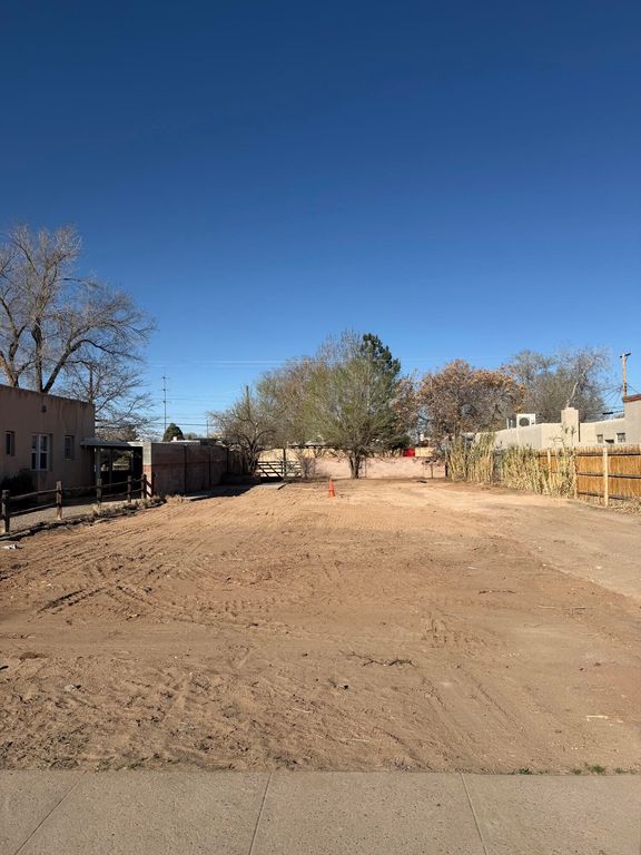 Image 1 of property listing at 207 Richmond Drive SE, Albuquerque, NM 87106