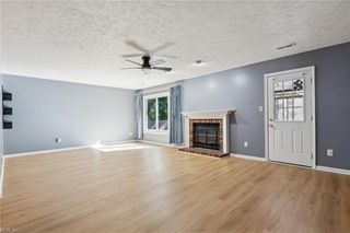 4 Prestwick WAY, Hampton, VA 23669