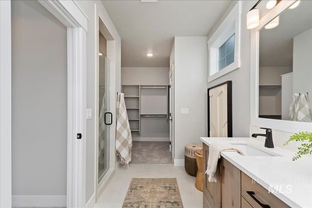 4615 N Alameda Creek Ave, Meridian, ID 83646