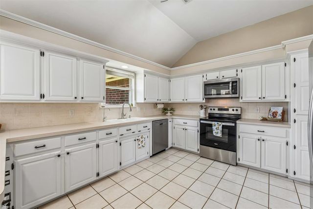 8204 NW 71st Street, Oklahoma City, OK 73132