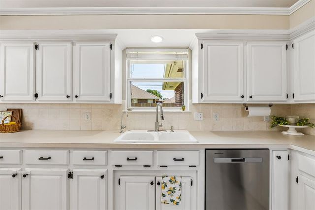 8204 NW 71st Street, Oklahoma City, OK 73132