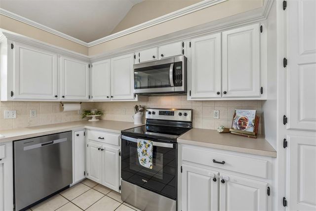 8204 NW 71st Street, Oklahoma City, OK 73132