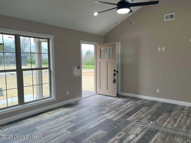 224 Open Meadow Dr, Bardstown, KY 40004