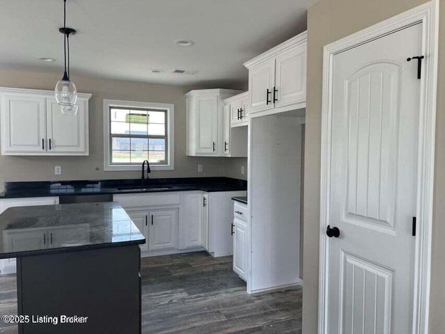 224 Open Meadow Dr, Bardstown, KY 40004