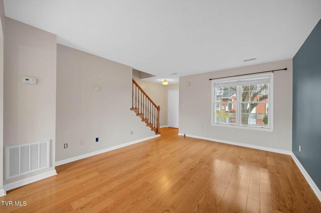 1725 West Lakeview Drive 70, Johnson City, TN 37601