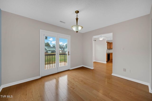 1725 West Lakeview Drive 70, Johnson City, TN 37601