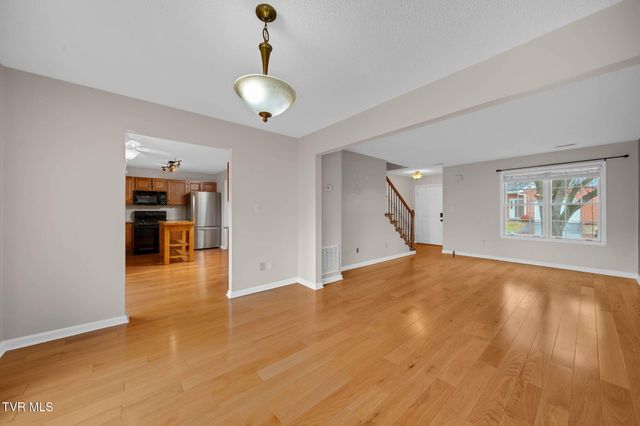 1725 West Lakeview Drive 70, Johnson City, TN 37601