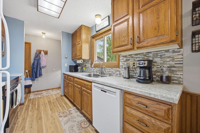 434 Dale Avenue, Moorhead, MN 56560