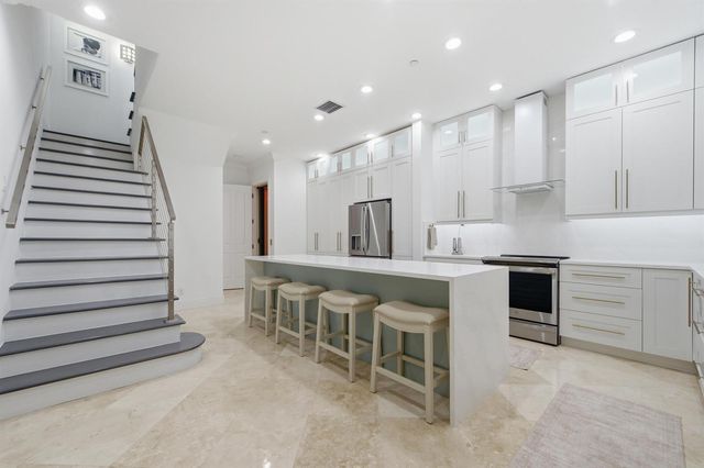 2601 NE 32nd Avenue, Fort Lauderdale, FL 33308