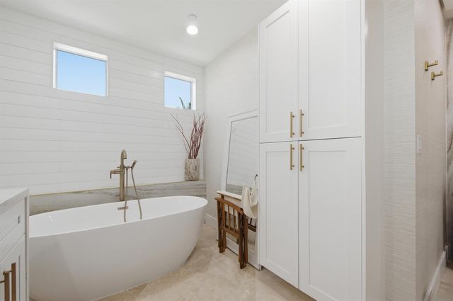 2601 NE 32nd Avenue, Fort Lauderdale, FL 33308