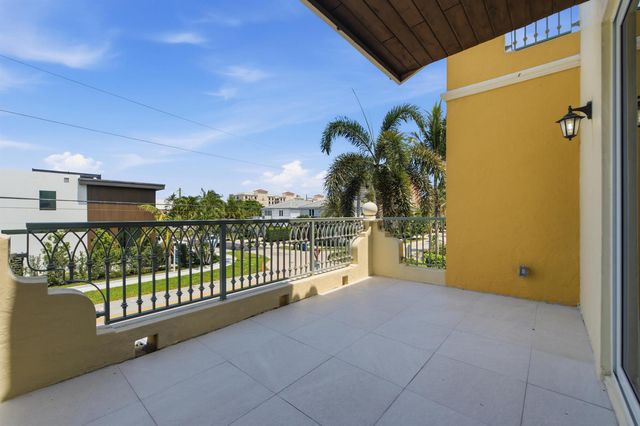 2601 NE 32nd Avenue, Fort Lauderdale, FL 33308