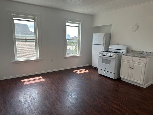 14 Hooper St 3, Worcester, MA 01605