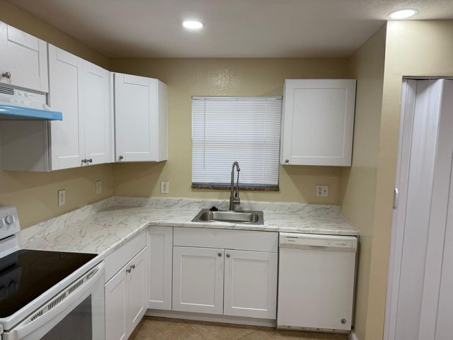 4524 SW 54th Street 601-W, Fort Lauderdale, FL 33314