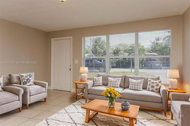 1425 NE 29th St, Pompano Beach, FL 33064