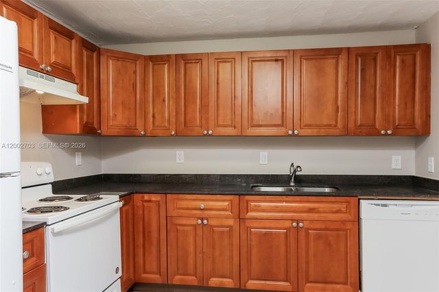 1425 NE 29th St, Pompano Beach, FL 33064