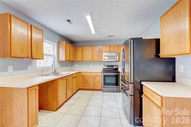 4024 Larkhaven Village Drive, Charlotte, NC 28215