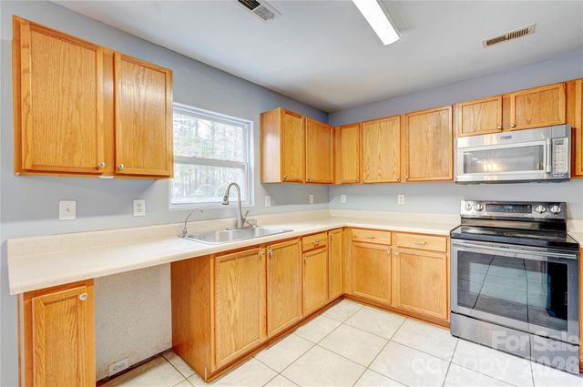 4024 Larkhaven Village Drive, Charlotte, NC 28215