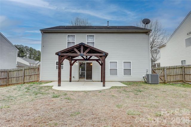 4024 Larkhaven Village Drive, Charlotte, NC 28215