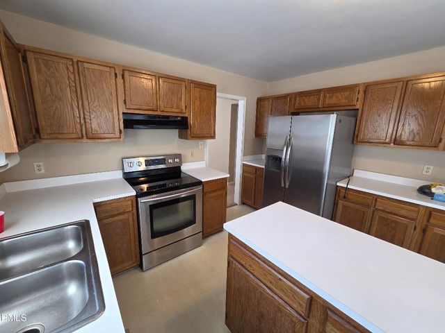 5709 Edgebury Road, Raleigh, NC 27613