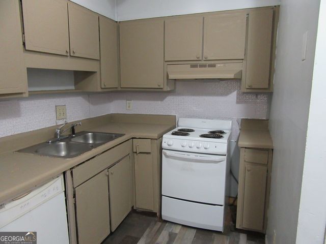1993 Whitehall Forest Court, Atlanta, GA 30316