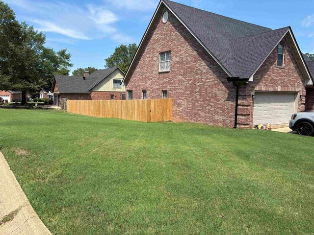 6 Ozark Drive, Maumelle, AR 72113