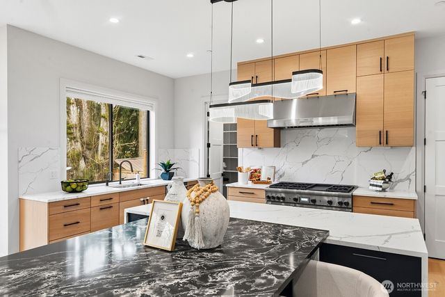 1028 163rd Avenue SE, Bellevue, WA 98008