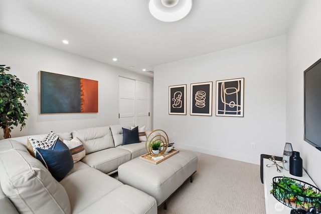 1028 163rd Avenue SE, Bellevue, WA 98008