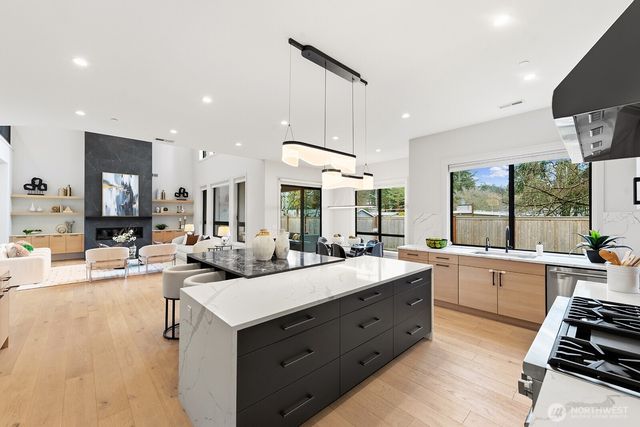 1028 163rd Avenue SE, Bellevue, WA 98008