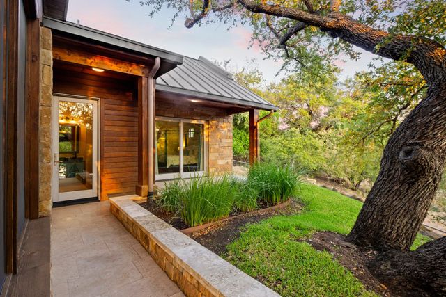 3504 Pack Saddle DR, Horseshoe Bay, TX 78657